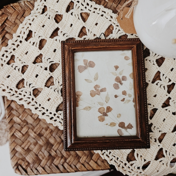Small Vintage Inspired Floral Pattern with Faux Wood Frame - Picture 2 of 4
